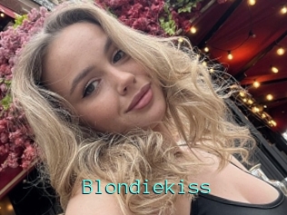 Blondiekiss