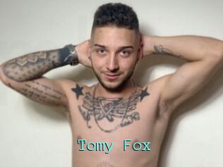 Tomy_Fox